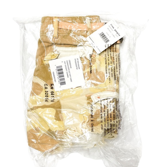 NWT FREE PEOPLE Commander Cut Off Shorts Camo - Size 0 - Picture 5 of 5